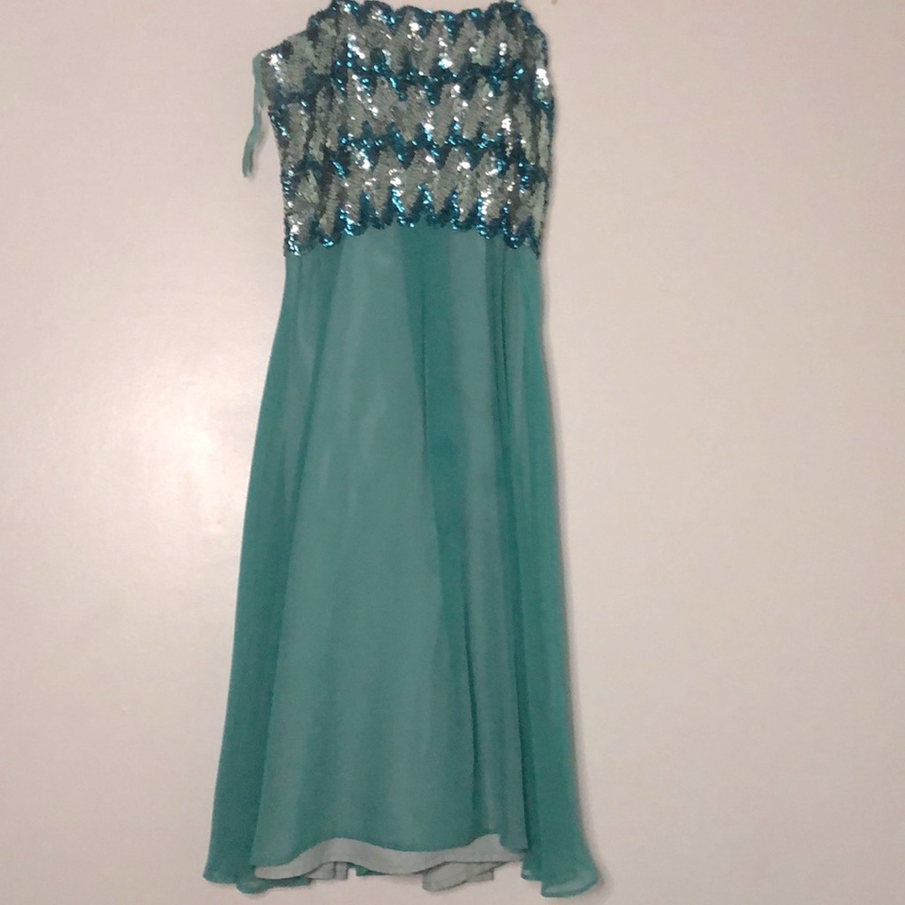 Strapless dress